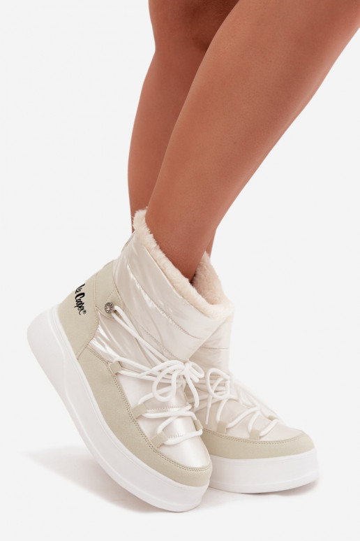 Bottes de neige Féminin avec une plateforme Lee Cooper LCJ-25-03-3815 couleur blanche Bottes de neige Féminin avec une plateforme Lee Cooper LCJ-25-03-3815 couleur blanche