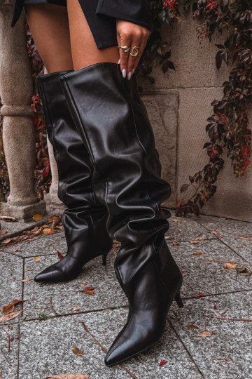 Un modèle convaincant bottes pour femmes avec des talons fins couleur noire Ysolienne