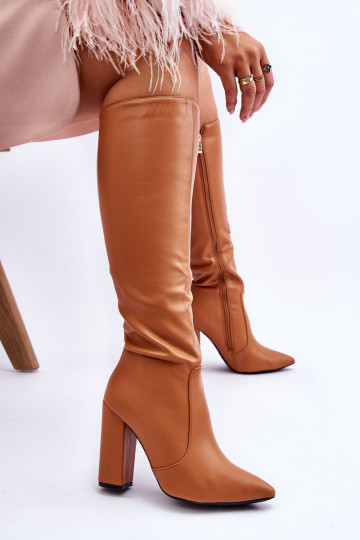 Modèle classique bottes avec des talons marron Il fautyra
