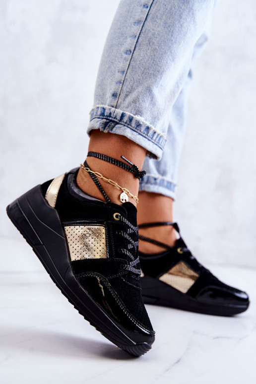 Féminin en daim baskets Sur un coin couleur noire Larson