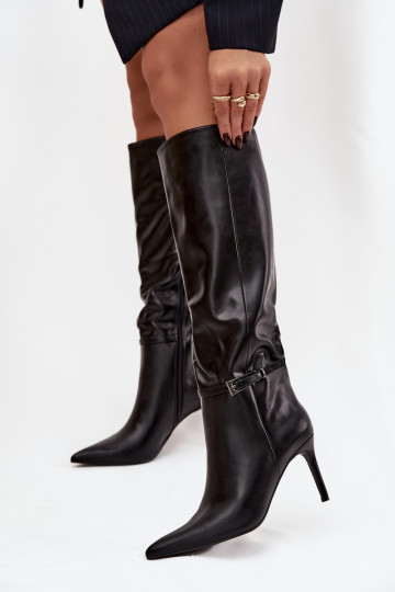Bottes longues pour femmes avec talons fins et sangles couleur noire Lisanne