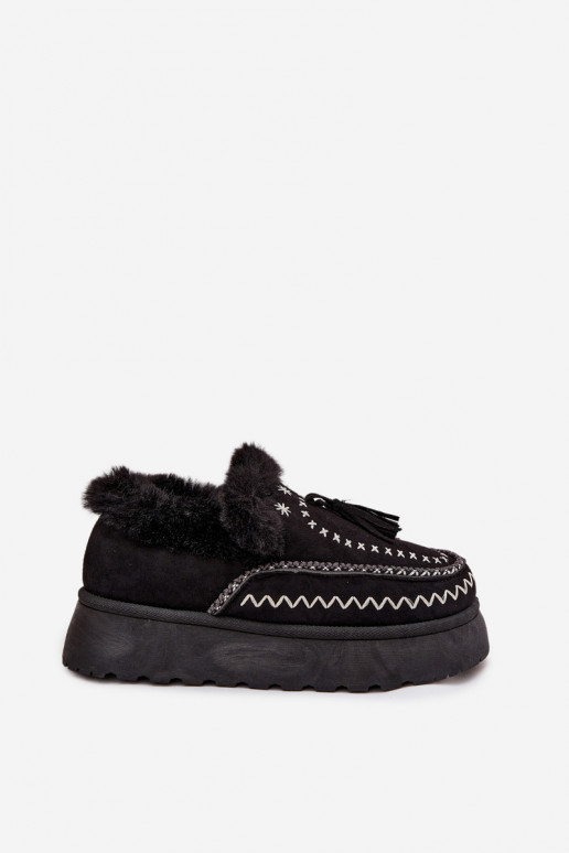 Bottes de neige Féminin avec une plateforme avec un manteau de fourrure Et la frange couleur noire Ferayne