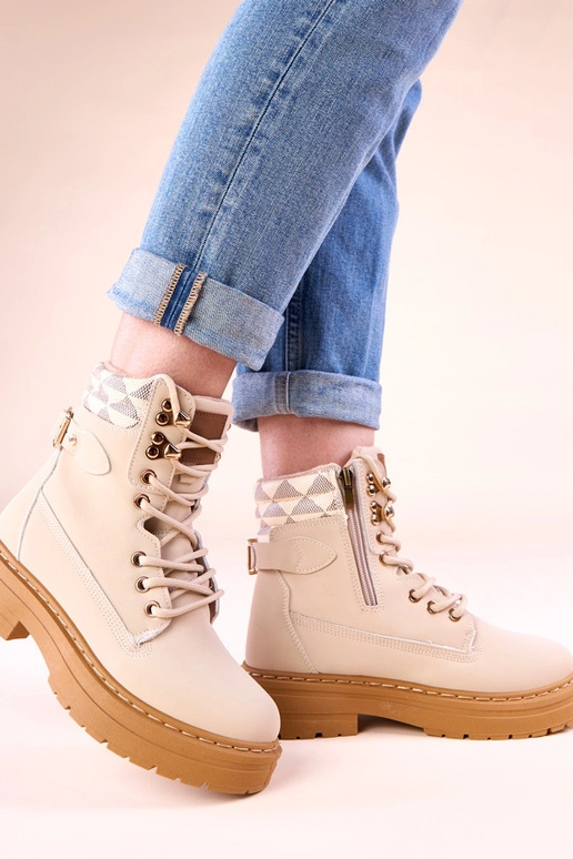 Beige warme Trapper aus mattem...