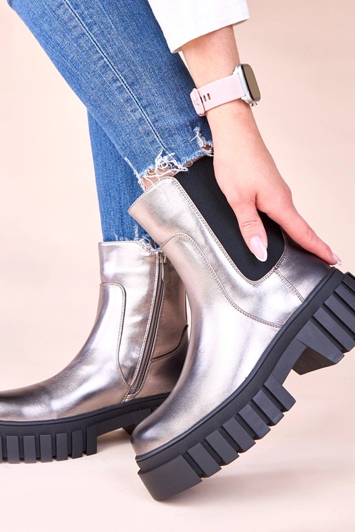Bottines argentées sur plateforme...