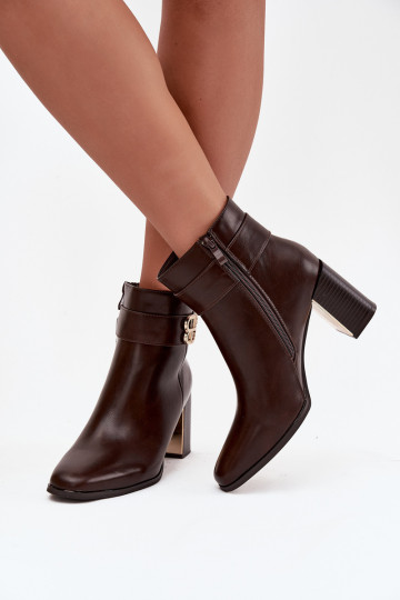 Bottines pour femmes avec brides et détails dorés couleur chocolat « Galinne »