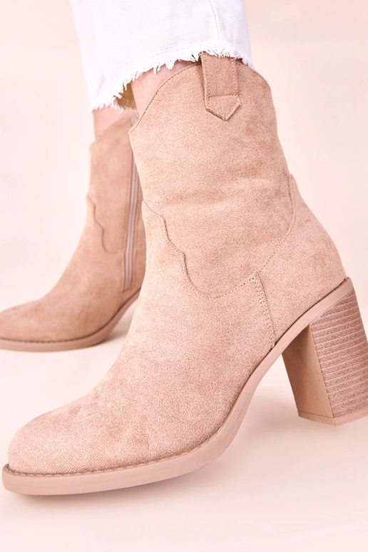 Beige Stiefeletten auf Absatz aus...