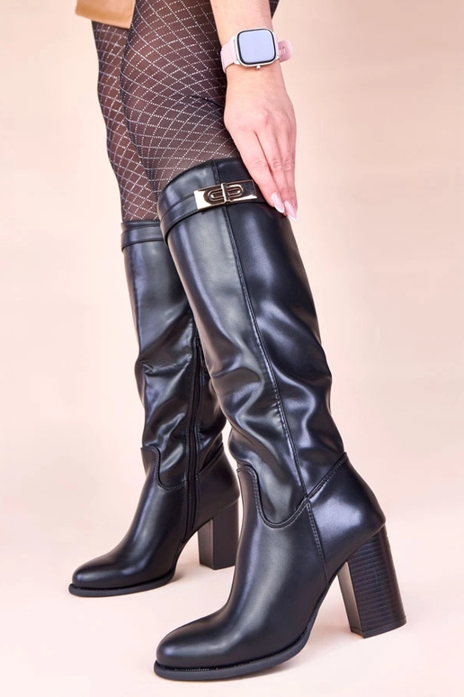 Bottes noires à tige haute sur talon...