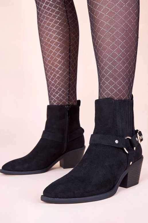 Schwarze Stiefeletten auf Absatz mit...