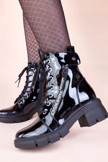 Bottines noires laquées... 2