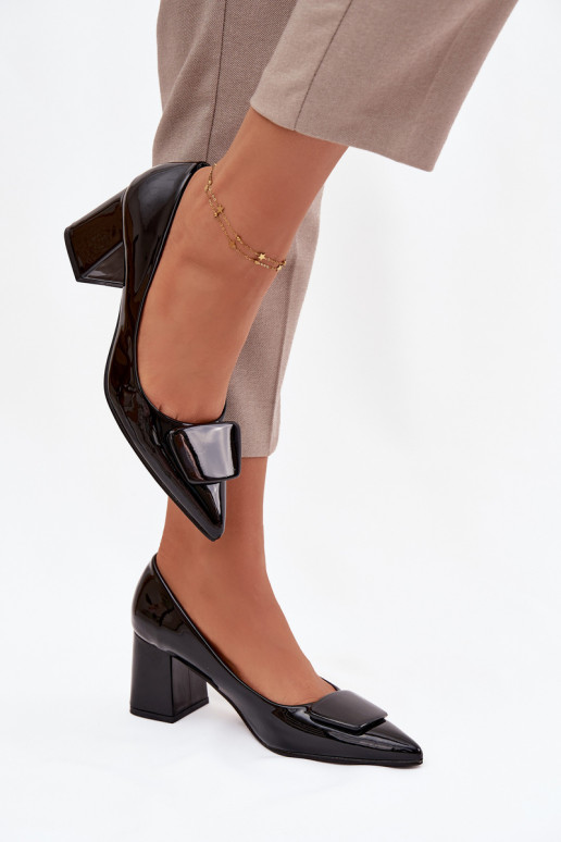 avec effet vernis Chaussures avec des talons avec des ornements couleur noire Isoline