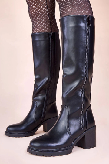 Schwarze Stiefeletten mit Absatz und elastischem Einsatz Akia