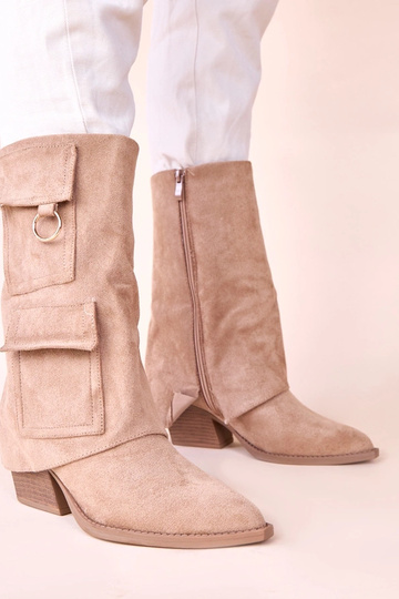 Sandfarbene Stiefeletten...