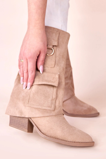 Sandfarbene Stiefeletten... 2