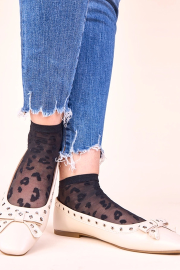 Beige Ballerinas mit dekorativen Ösen und Schleifchen Baisa 2