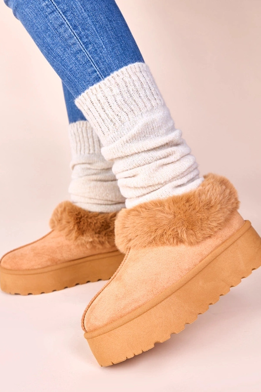 Bottes de neige marron avec fourrure...