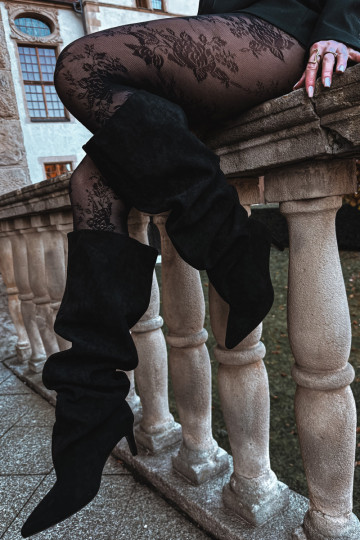 Bottes longues féminines à talons fins à enfiler couleur noire Taivilla