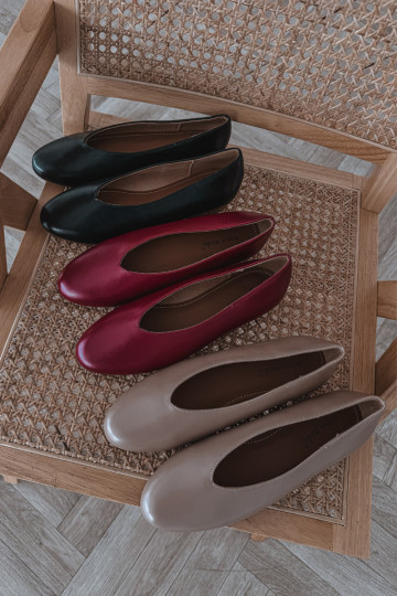 Ballerines pour femmes en simili cuir avec larges talons noires Olyssia 2