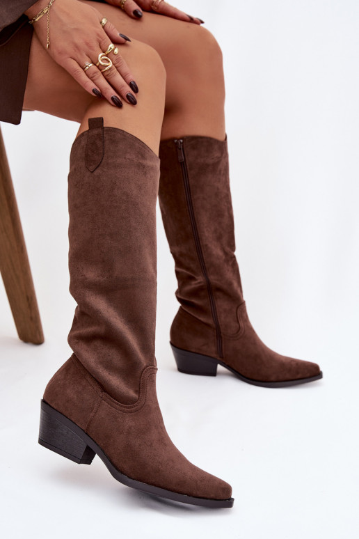 Bottes longues féminines de style cowboy avec talons en suède synthétique couleur marron Esmira