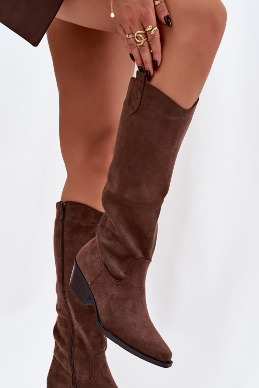Bottes longues féminines de style cowboy avec talons en suède synthétique couleur marron Esmira