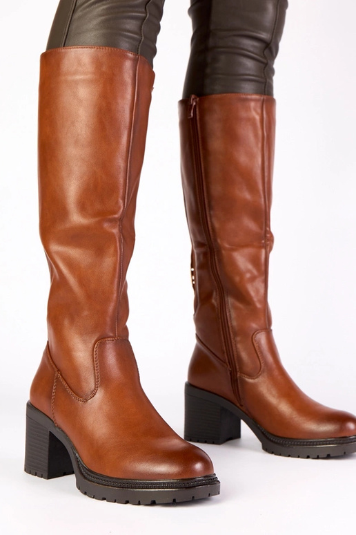 Braune Overknee-Stiefel im...