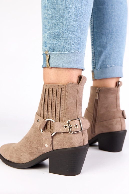 Graue Stiefeletten auf Absatz mit...