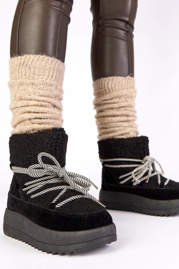 Bottes de neige à lacets...