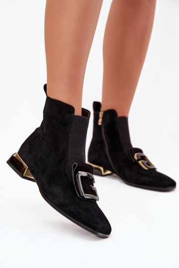 Dames schoenen van kunstsuède op een lage hak met ornamenten D&A MR52-217 zwarte kleur 2