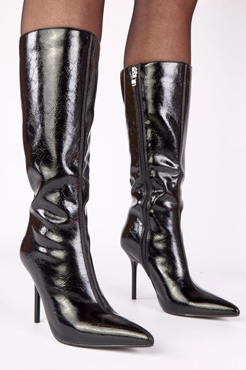 Zwarte lak enkellaarsjes op... 2