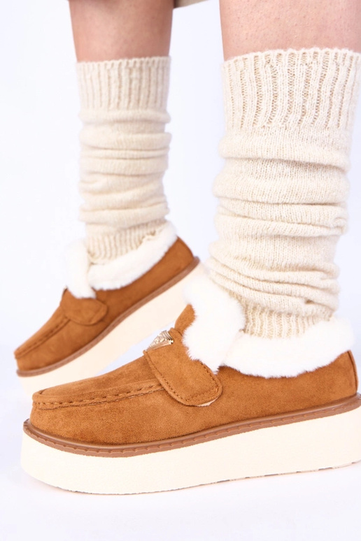 Mocassins marron chauds avec fourrure...