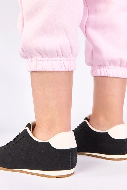 Zwarte sneakers met witte accenten Birna