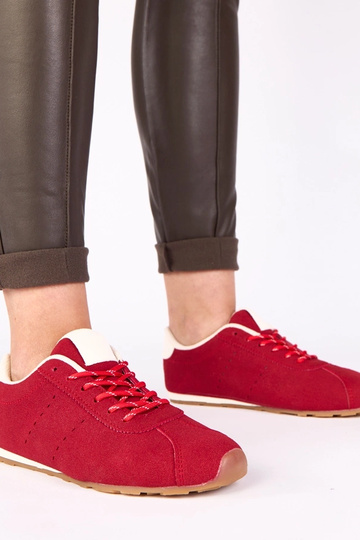 Rote Sneakers mit weißem...