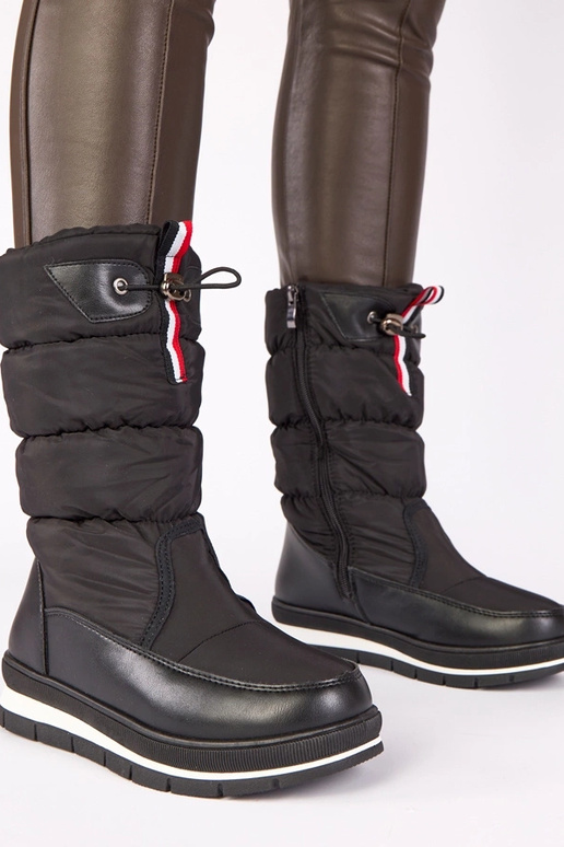 Bottes à neige noires à petit talon...