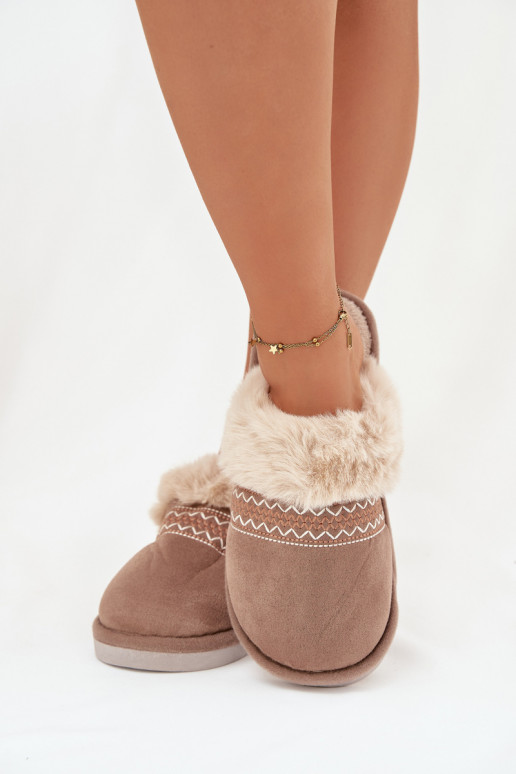 Chaussons Féminin avec un manteau de fourrure I Haftem couleur kaki Devianne