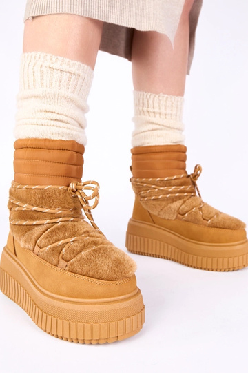 Bottes de neige marron sur plateforme avec fausse fourrure et lacets „Lydia"