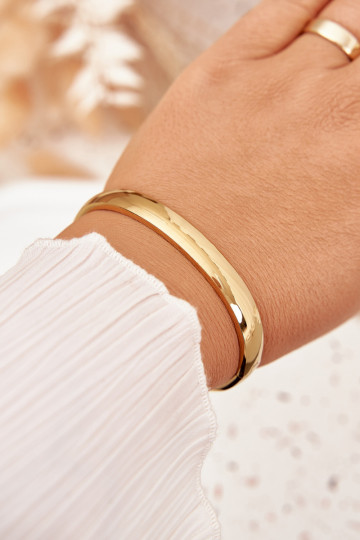 Ein Armband aus Edelstahl goldene Farbe