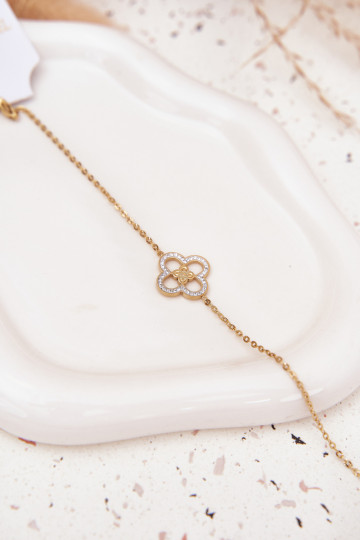 Un bracelet Féminin Fabriqué en acier chirurgical couleur dorée 2