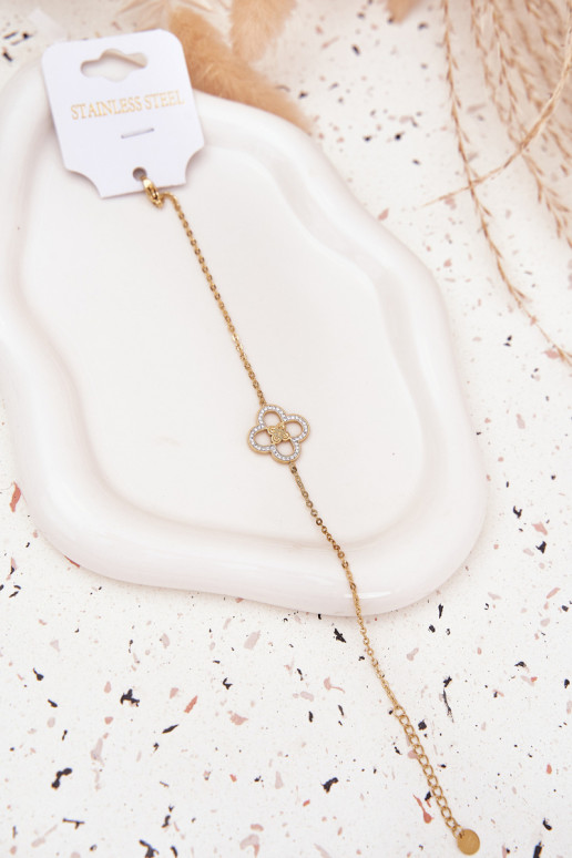 Un bracelet Féminin Fabriqué en acier chirurgical couleur dorée