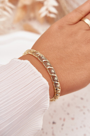 Cool Un bracelet Féminin Fabriqué en acier chirurgical couleur dorée