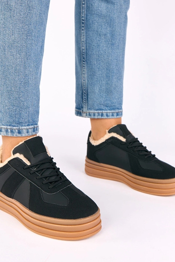 Schwarze Sport-Schuhe mit...