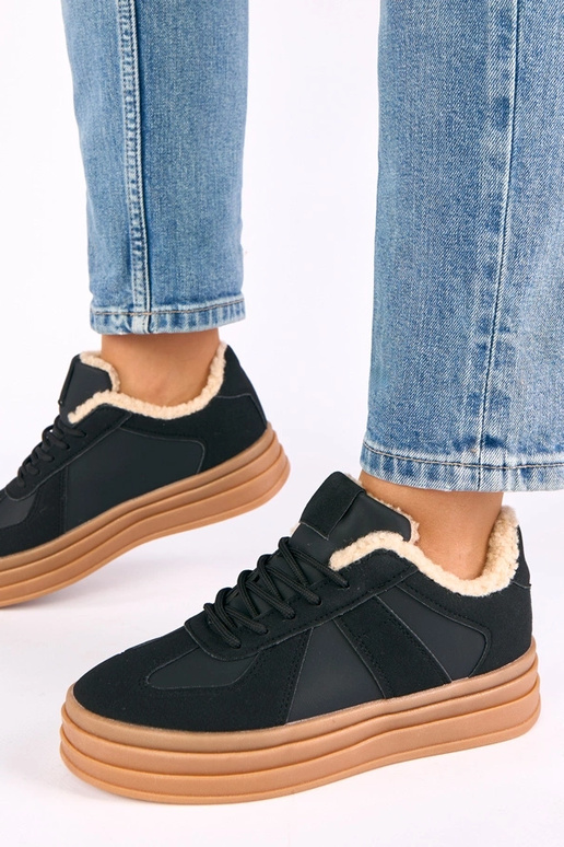 Baskets noires doublées en fourrure...