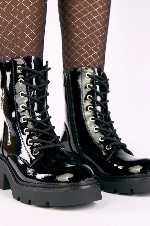 Bottines noires vernies sur...