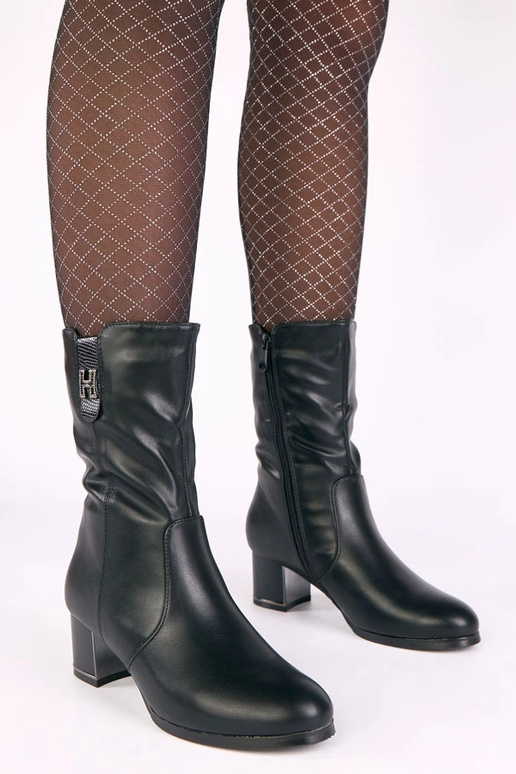 Schwarze beheizbare Stiefeletten auf...