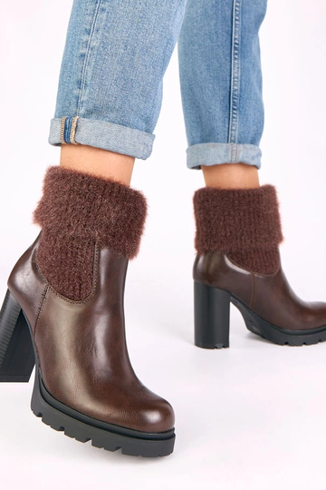 Bottes brunes à talon avec... 2