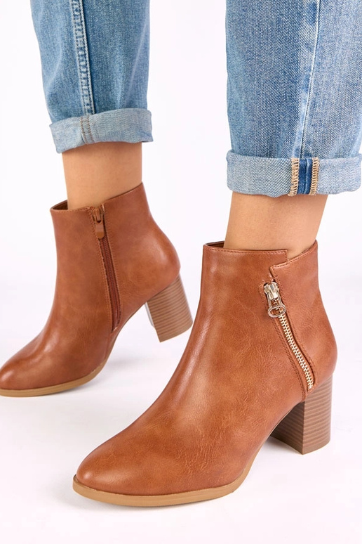 Bruine klassieke hakken met...