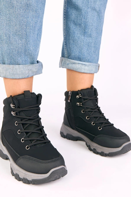 Zwarte sneakers op een platform Briana