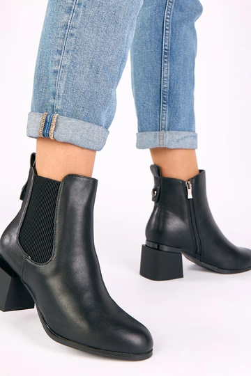 Schwarze Stiefel mit elastischem Einschnitt auf Absatz Taina 2