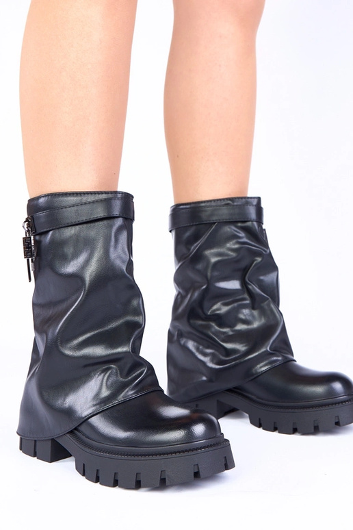 Schwarze Stiefel mit Plateausohle und...