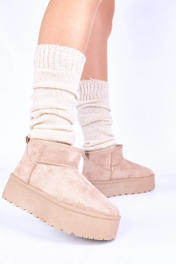 Sandfarbene Schneestiefel...