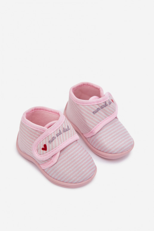 Chaussons Puéril avec attaches adhésives avec des bandes Nuance rose clair Lavelle