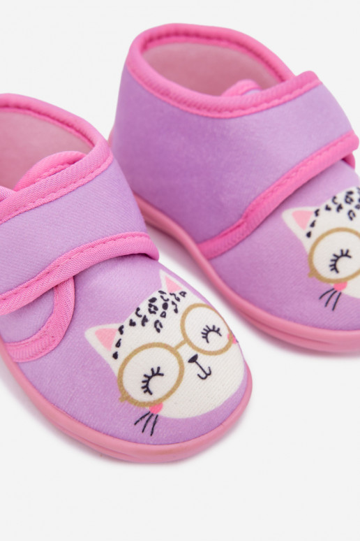 Chaussons Puéril avec attaches adhésives Couleur violette Katline